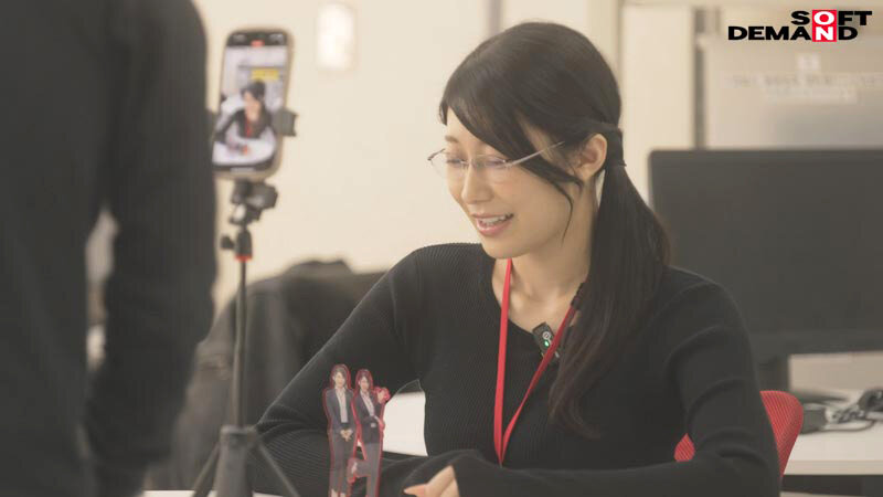 【特典版】秘書 守屋よしの 会社のために中出し解禁 画像3