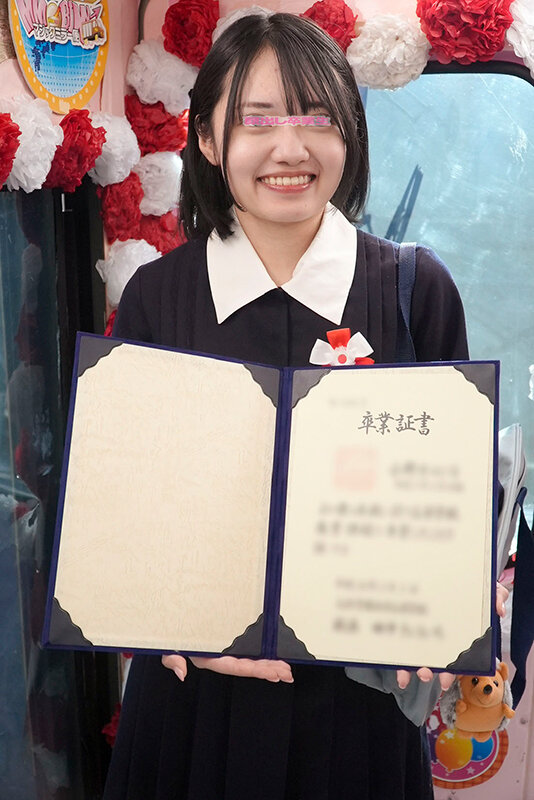 マジックミラー便 3分前まで女子○校生！～2026年～卒業式直後に初めての素股編 顔出し解禁！総勢15人全員SEXスペシャル！ギンギンに勃起したち○ぽを赤面まんコキ！恥じらいながらも濡れてしまった10代うぶオマ○コにヌルっと挿入で激イキ絶頂！！2枚組10時間！！ 画像2