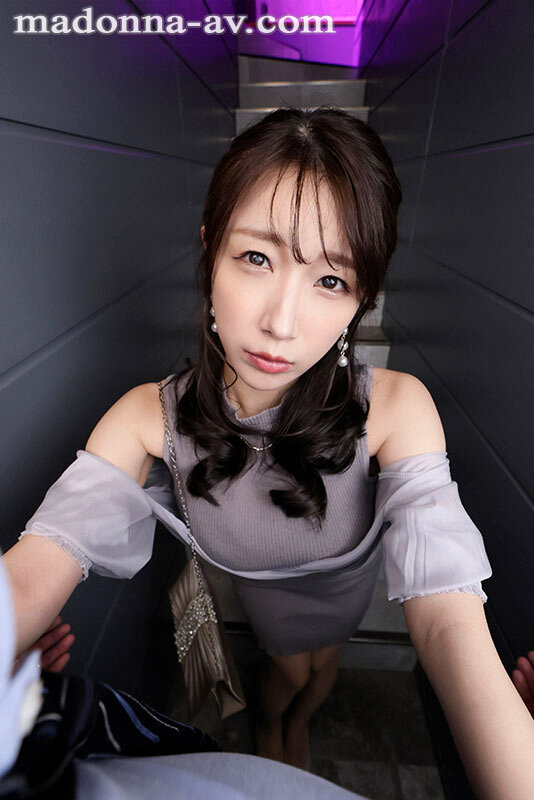 【VR】初VR三比菜々美 「終電、なくなっちゃったみたいですね…。」 結婚式の二次会終わり 新婦の友人・菜々美さんと まさかのワンナイトラブSEX 超高画質8K 画像3