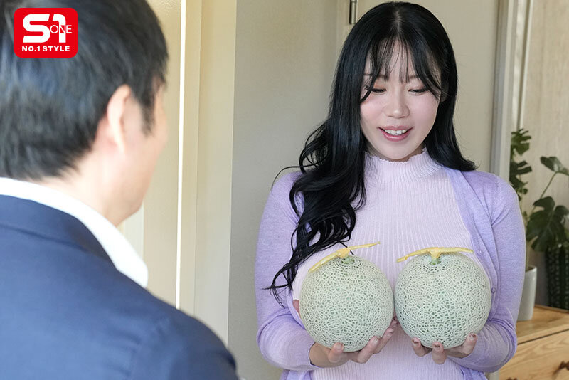 隣のMcup団地妻がメロンサイズ特大ブラを干す昼下がりは旦那不在のサインです…。 みなみ羽琉 画像1