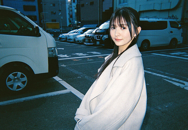 会社で高嶺の華、経理部の幸村泉希さんに打ち合わせと称して誘われて…ラブホに入ったら献身的なフェラをしてきたのでそのまま何度も精飲と中出しをした。 画像4