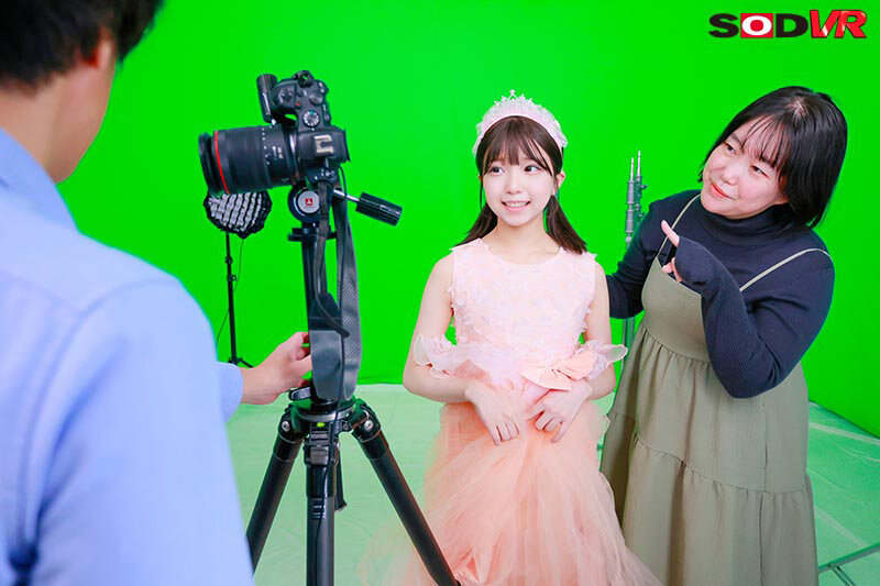 【VR】ひなちゃん、●歳の誕生日おめでとう！写真スタジオにお祝いでドレス 撮影をしに来た●女を試着室で悪戯してついでに初貫通。 画像11